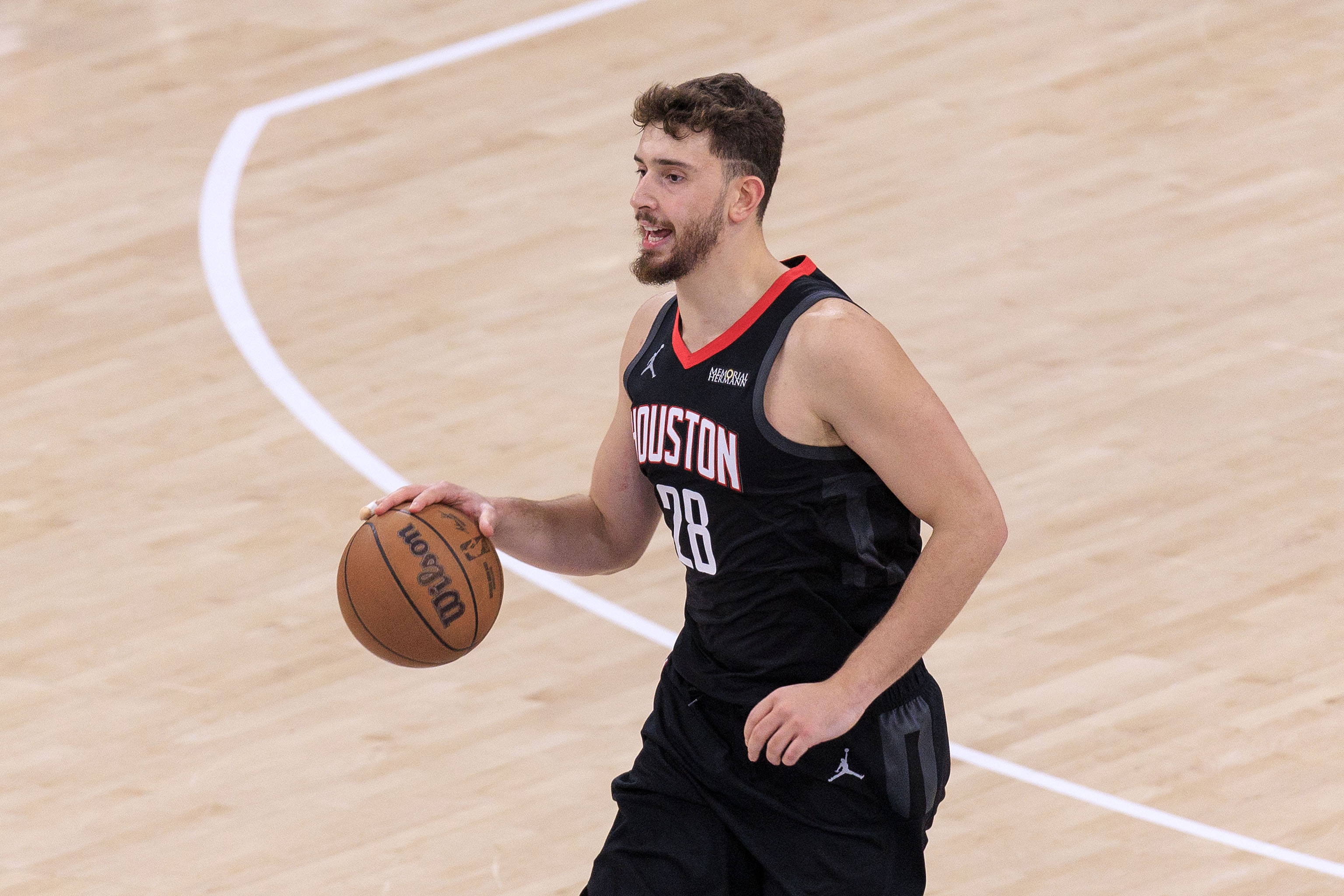 kaiyun应用-效率是真低！申京上半场11中4得到8分10板1助 罚球2中0